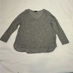 Gibson Women’s Gray V-Neck Long Sleeve Shirt size XL